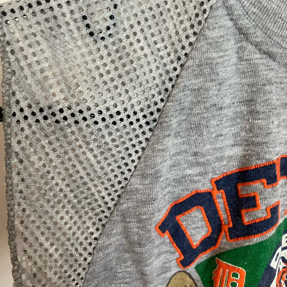 Vintage Detroit Tigers kids shirt w/ mesh sleeves- Medium 10,12 - Vintage, 80’s - Picture 4 of 15
